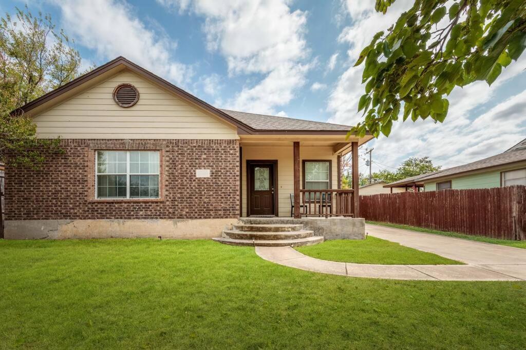 Cozy Home Near Fort Worth Stockyards, Globe Life, At&T By Homestaypros River Oaks Exterior photo